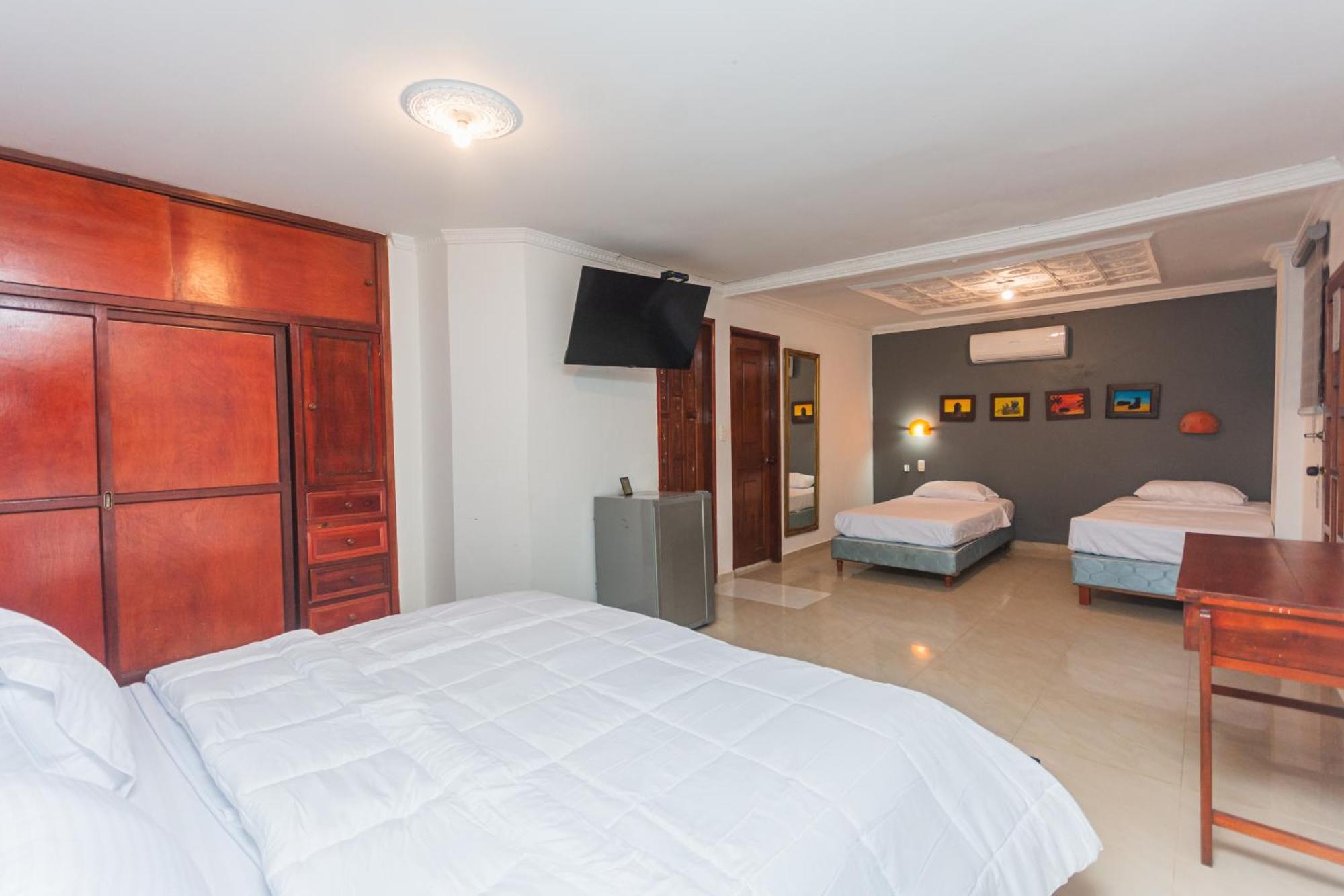 Hotel Baluarte Coast 3*